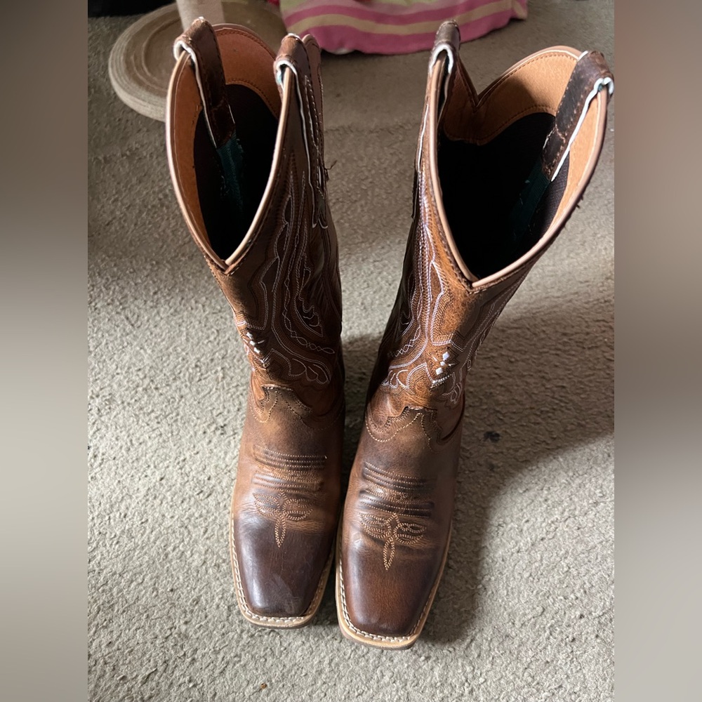 Justin Boots Brown Leather Western Heeled Boots - Picture 4 of 8